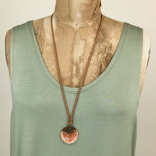 SS20129B Round with Lotus Charm - Adobe Swirl